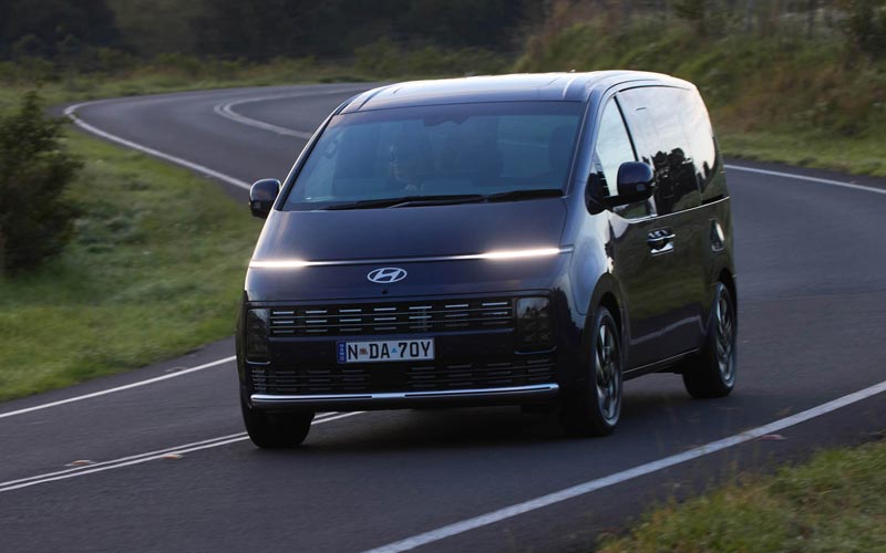 ���� Hyundai Staria 