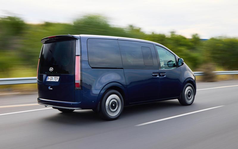 ���� Hyundai Staria 