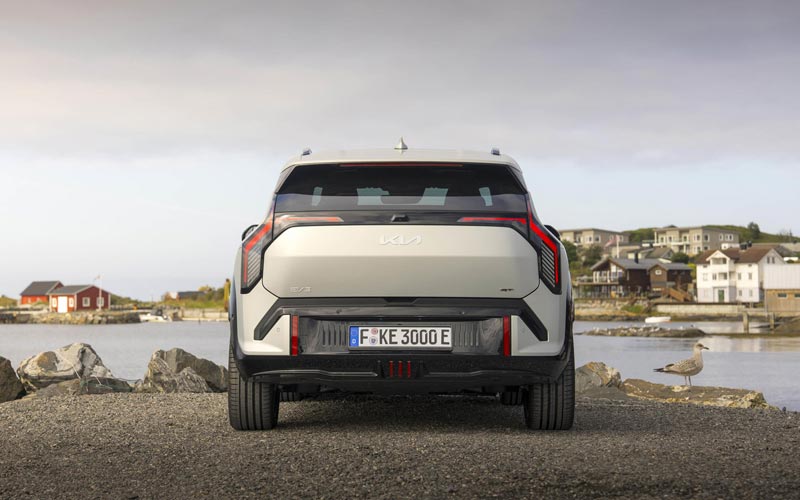 ���� Kia EV3 GT 