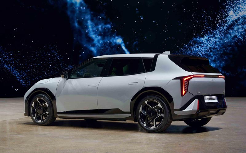  Kia EV4 