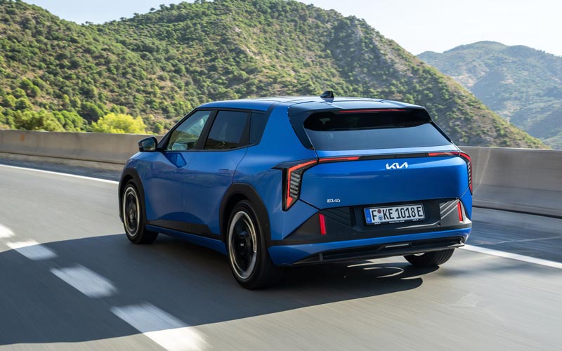  Kia EV4 