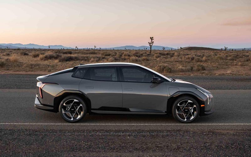  Kia EV4 Sedan 