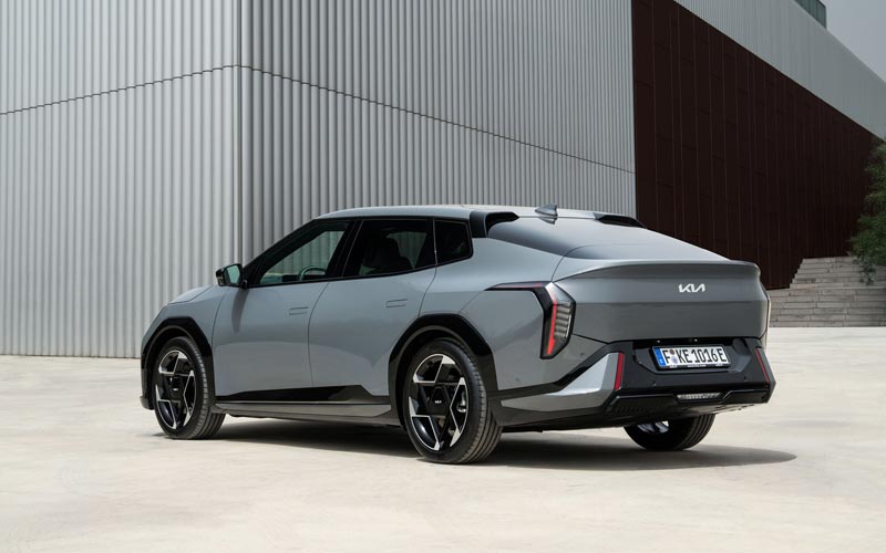 Kia EV4 Sedan 