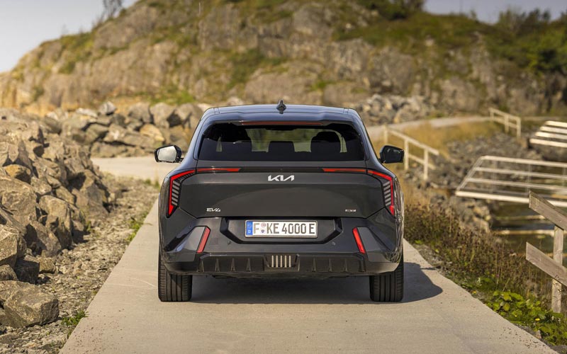 ���� Kia EV4 GT 