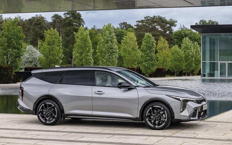���� Kia K4 Sportwagon 