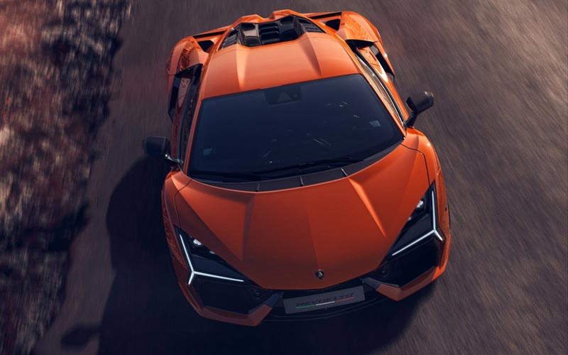  Lamborghini Revuelto 