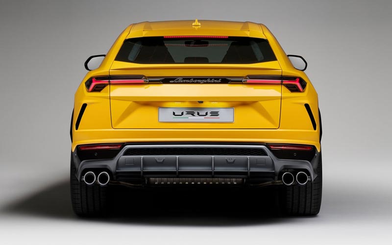  Lamborghini Urus 