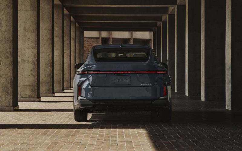 ���� Lexus ES 