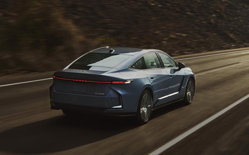 ���� Lexus ES 