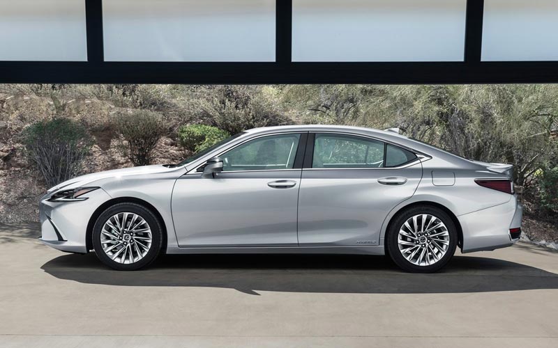 ���� Lexus ES  (2021-2025)