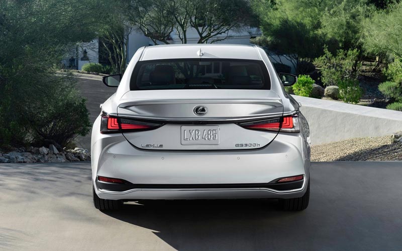 ���� Lexus ES  (2021-2025)