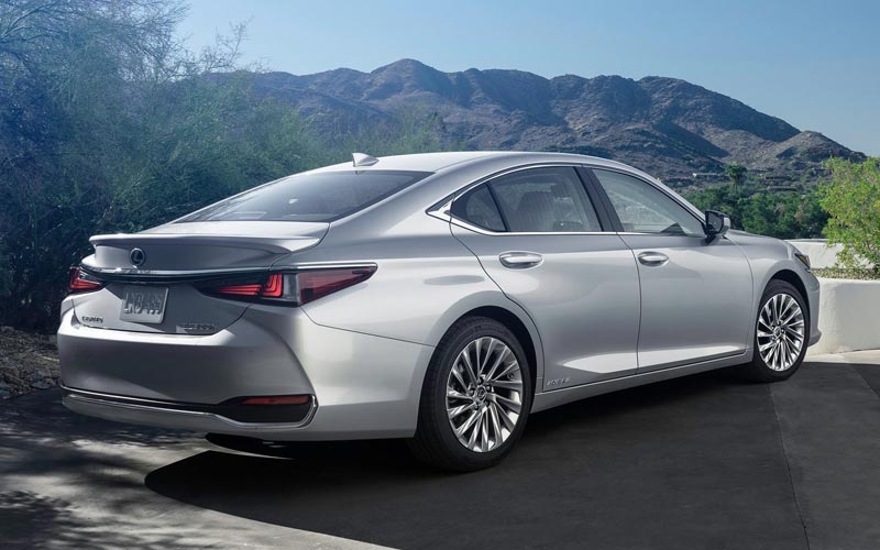 ���� Lexus ES  (2021-2025)