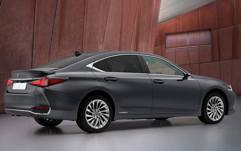 ���� Lexus ES  (2021-2025)