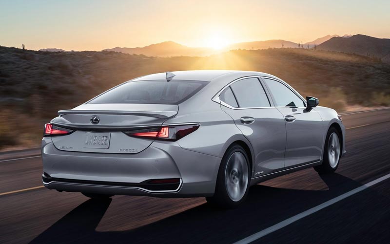 ���� Lexus ES  (2021-2025)