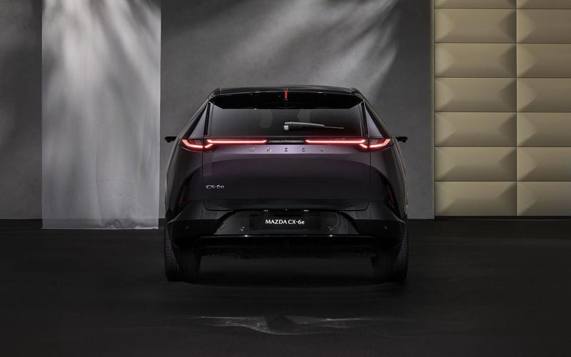 ���� Mazda CX-6e 