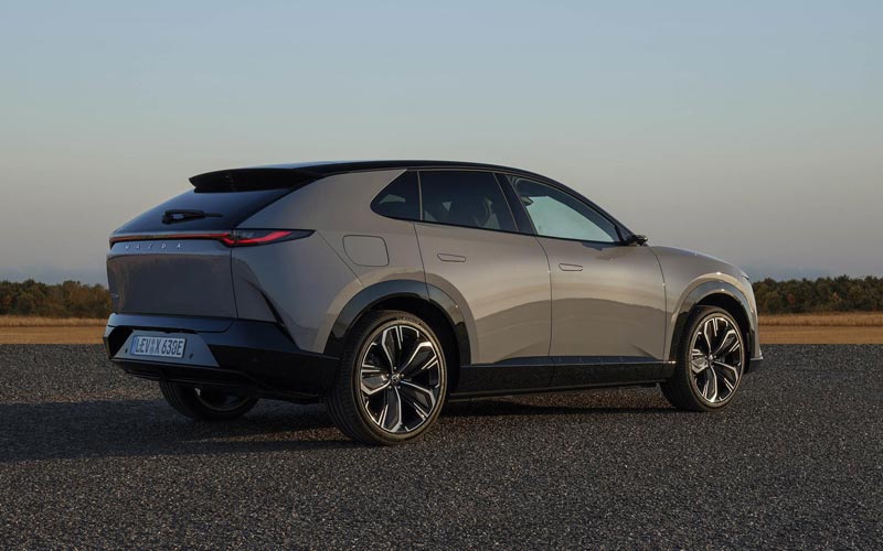 ���� Mazda CX-6e 