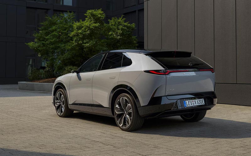 ���� Mazda CX-6e 