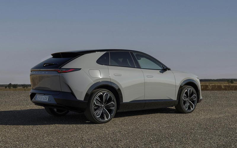 ���� Mazda CX-6e 