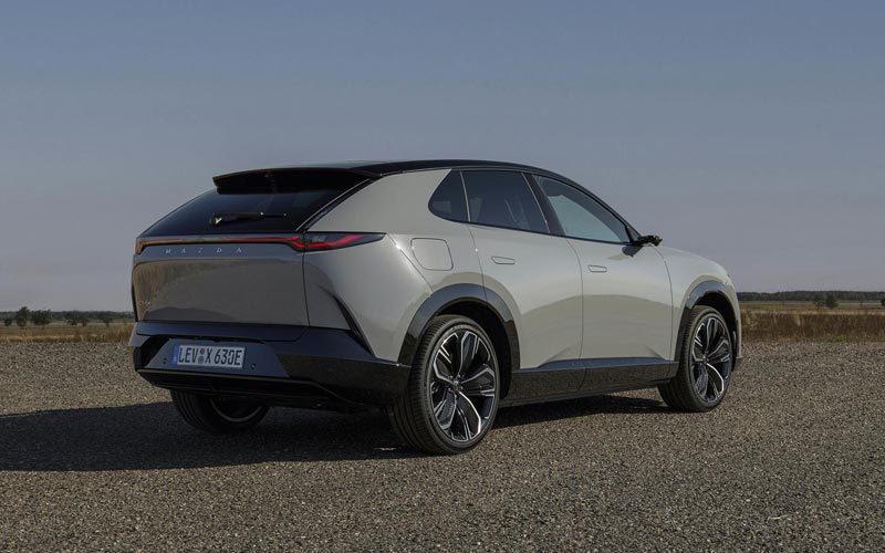 ���� Mazda CX-6e 