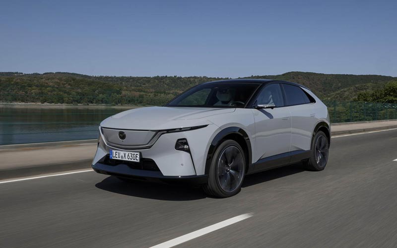 ���� Mazda CX-6e 