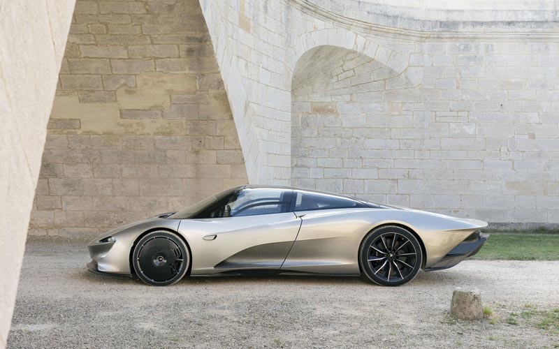  McLaren Speedtail 