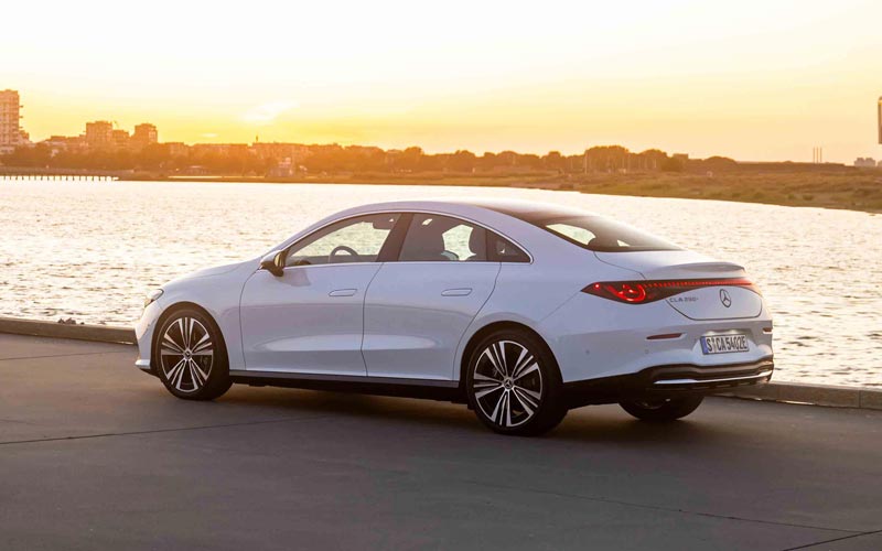  Mercedes CLA 