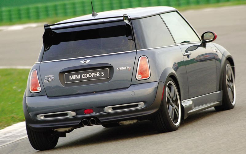  Mini John Cooper Works  (2005-2006)