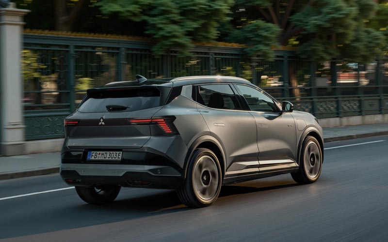 ���� Mitsubishi Eclipse Cross 2025 