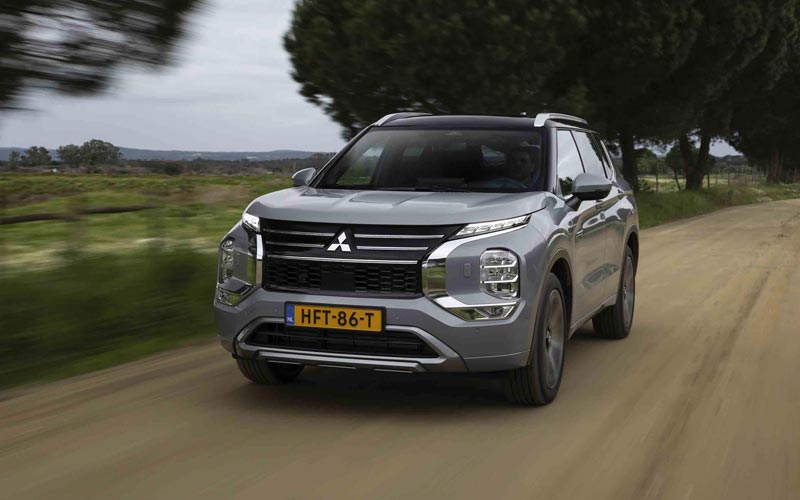  Mitsubishi Outlander PHEV 