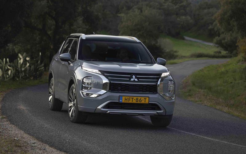  Mitsubishi Outlander PHEV 