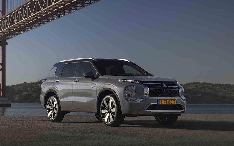  Mitsubishi Outlander PHEV 