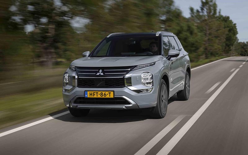  Mitsubishi Outlander PHEV 