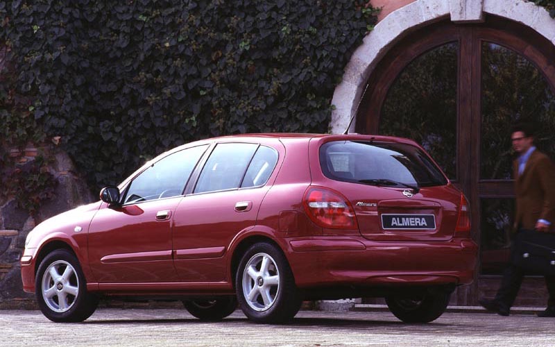  Nissan Almera  (2000-2002)