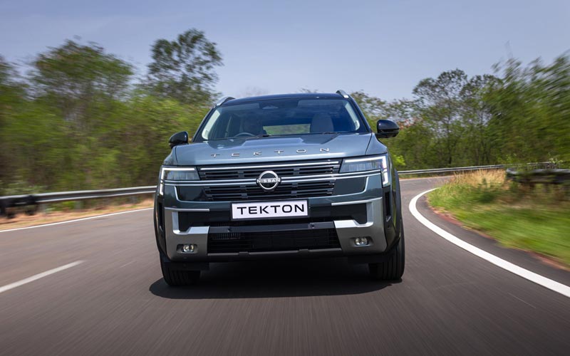 ���� Nissan Tekton 