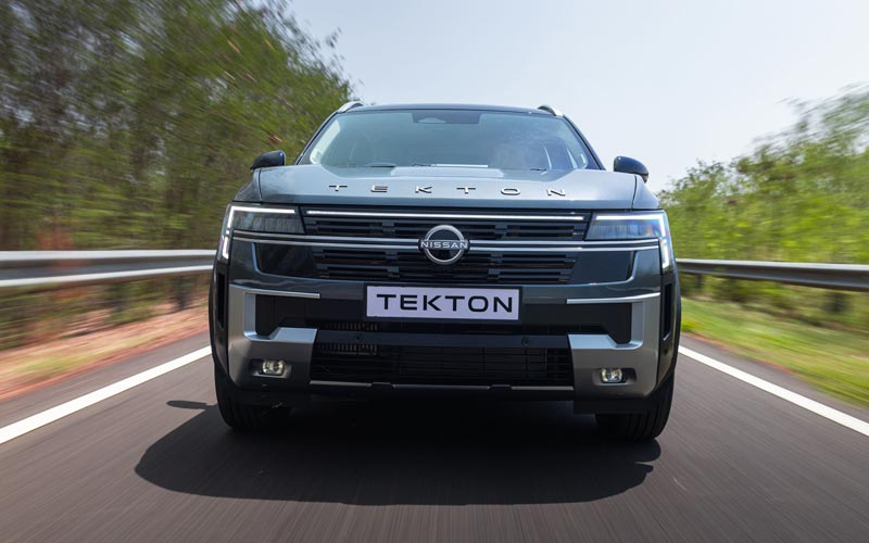 ���� Nissan Tekton 