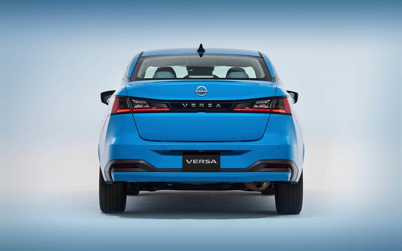 ���� Nissan Versa 