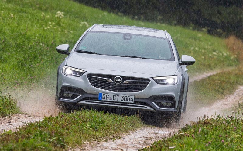  Opel Insignia Country Tourer 