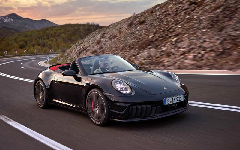  Porsche 911 GTS Cabrio 