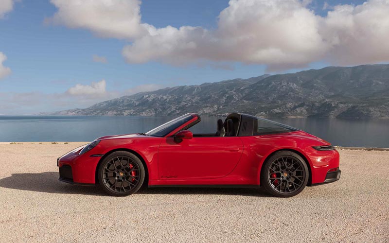  Porsche 911 GTS Targa 