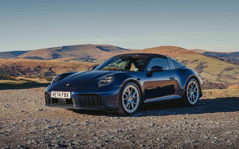  Porsche 911 GTS Targa 