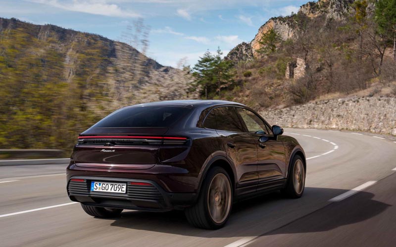  Porsche Macan 