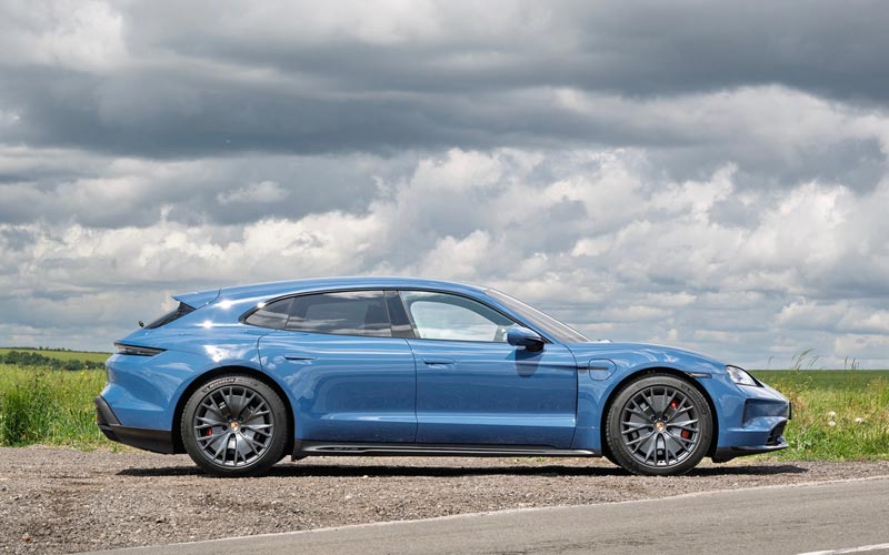  Porsche Taycan Sport Turismo GTS 