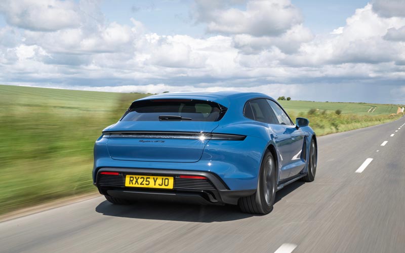  Porsche Taycan Sport Turismo GTS 