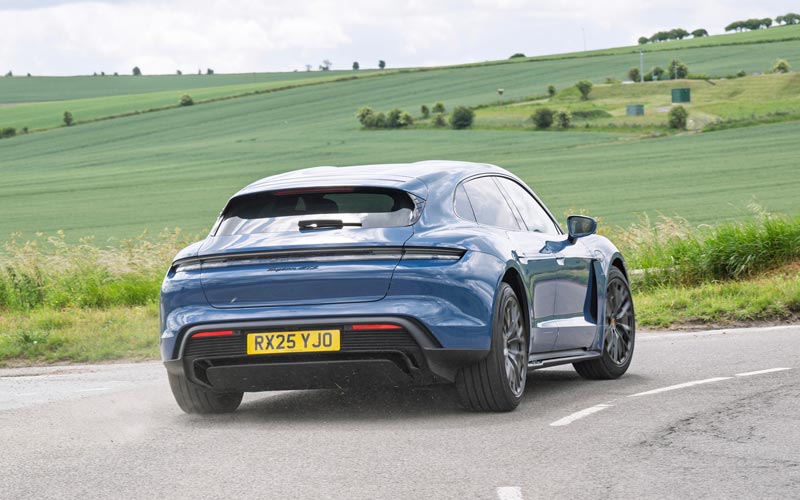  Porsche Taycan Sport Turismo GTS 