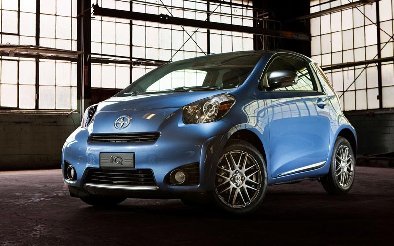  Scion iQ 