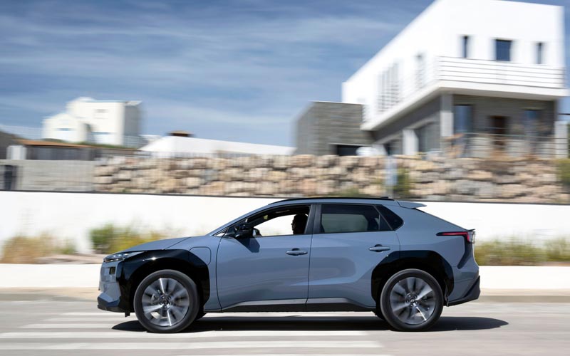 ���� Subaru Solterra 