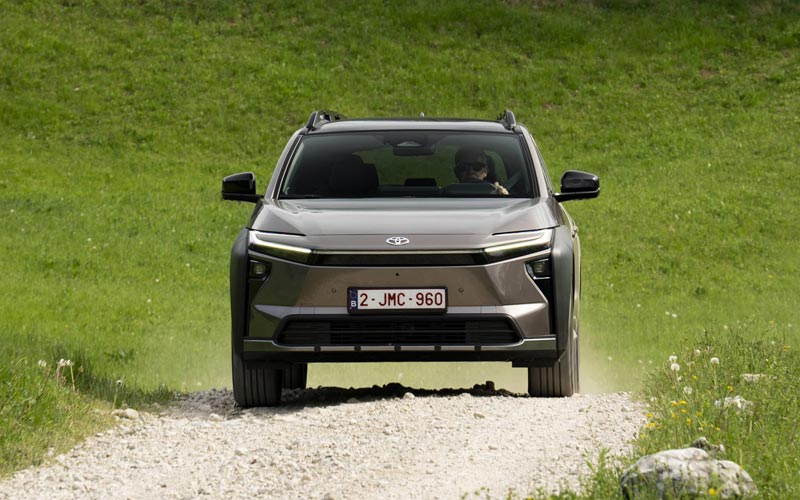 ���� Toyota bZ4X Touring 