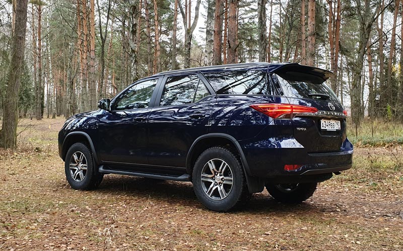  Toyota Fortuner 