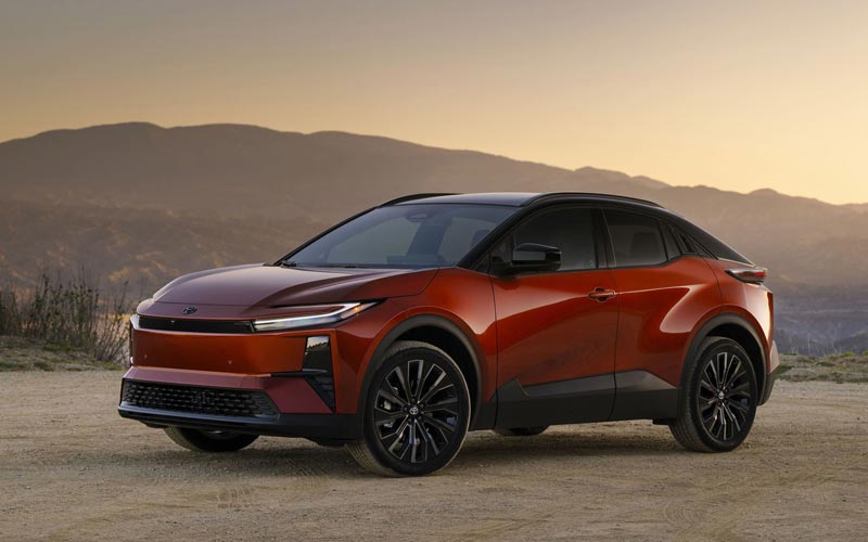 ���� Toyota C-HR Plus 