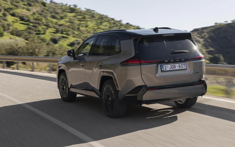 ���� Toyota RAV4 